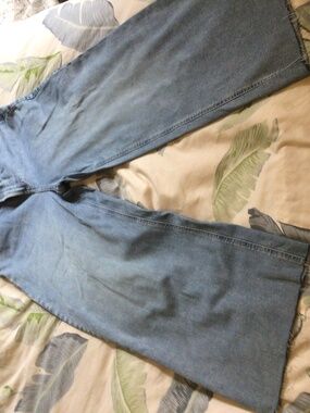 Jeans taille haute jambes larges